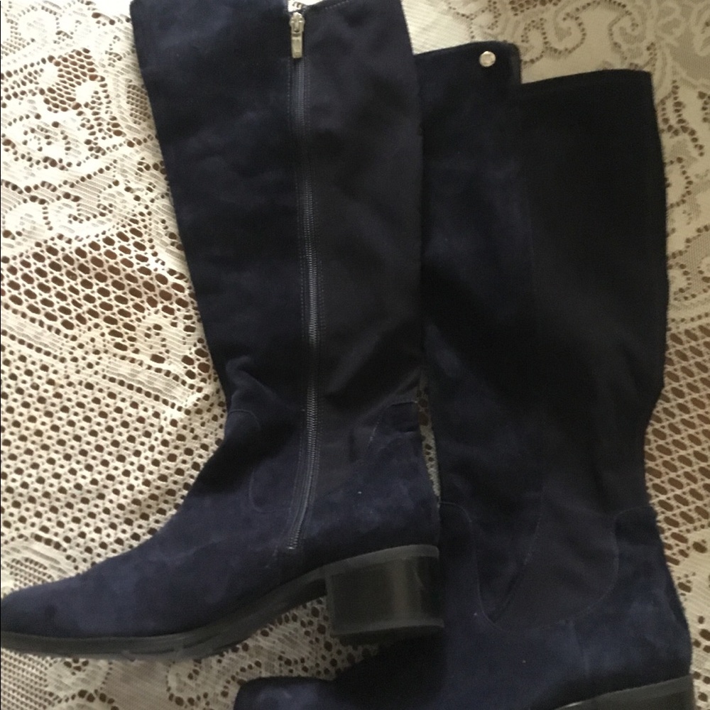 Marc Fisher navy suede boots